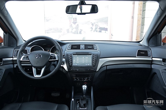 2015款 2.0T 自動豪華型