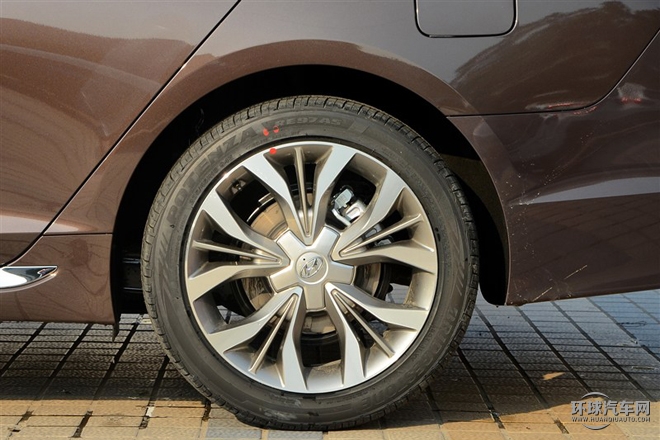 2015款 2.4L DLX尊貴型