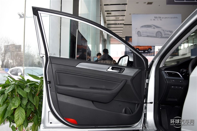 2015款 2.4L LUX至尊型