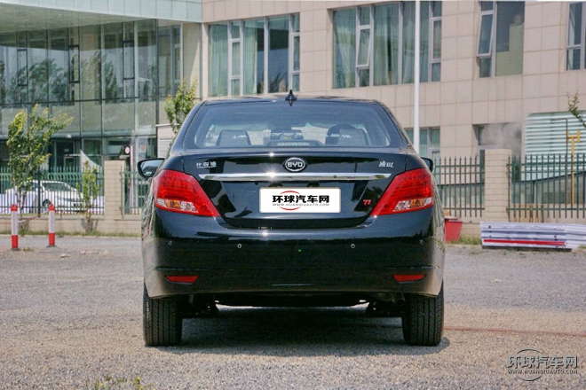 2015款 1.5L 手動(dòng)旗艦型