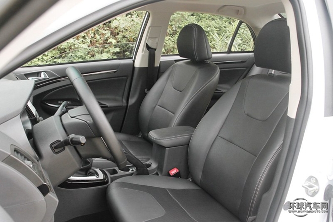 2015款 1.5L 手動舒適型