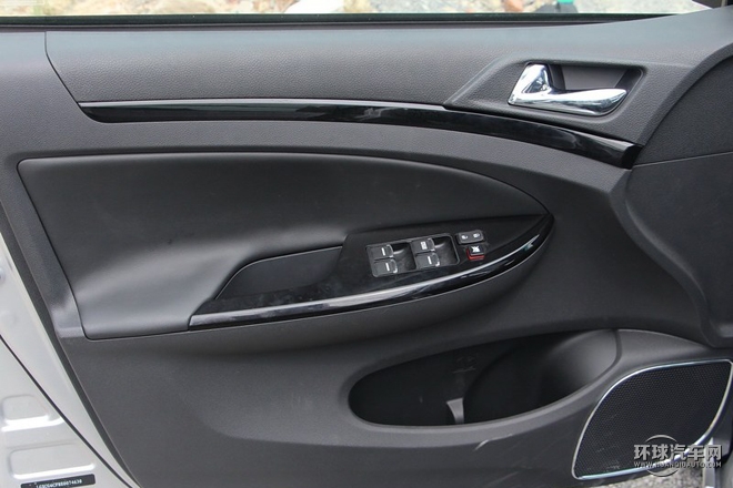 2015款 1.5L 自動豪華型