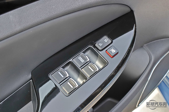 2015款 1.5L 自動舒適型