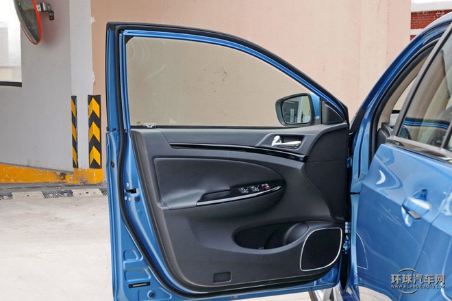 2015款 1.5L 自動舒適型