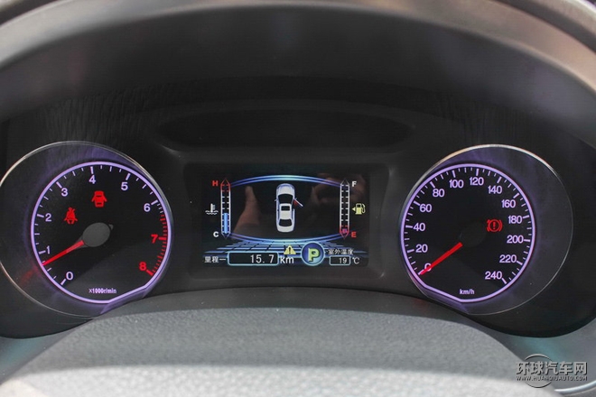 2015款 1.5L 自動舒適型