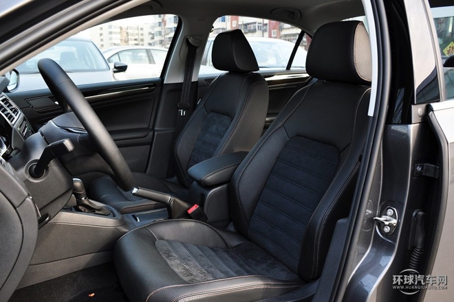 2015款 230TSI 自動(dòng)豪華型