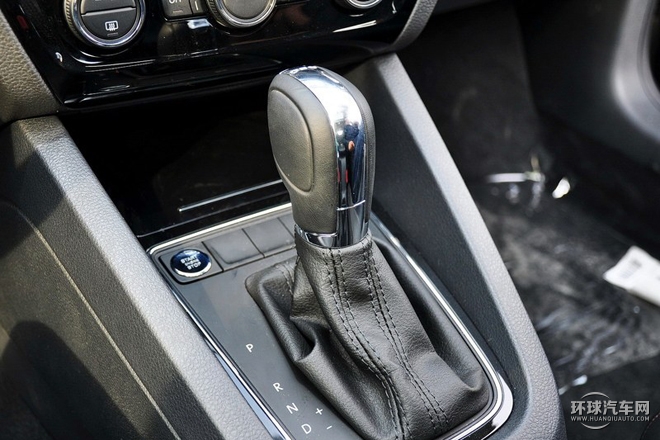 2015款 230TSI 自動豪華型