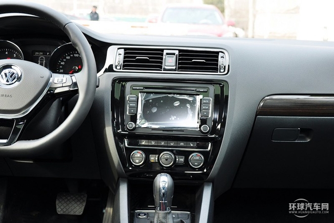 2015款 230TSI 自動(dòng)豪華型