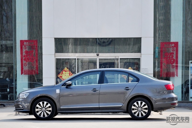 2015款 230TSI 自動豪華型