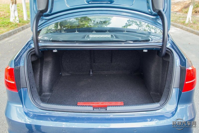 2015款 230TSI 自動舒適型