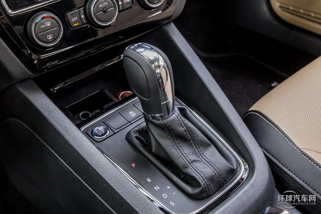 2015款 230TSI 自動舒適型