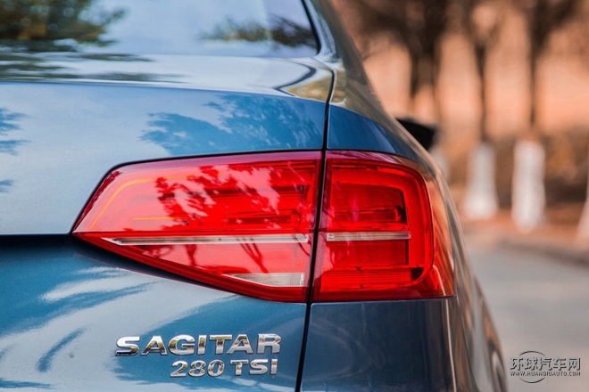 2015款 230TSI 自動舒適型