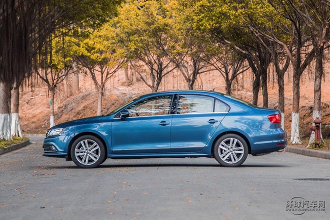 2015款 230TSI 自動舒適型