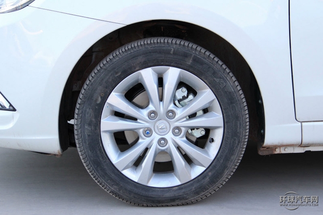 2015款 1.5T 自動(dòng)運(yùn)動(dòng)豪華型