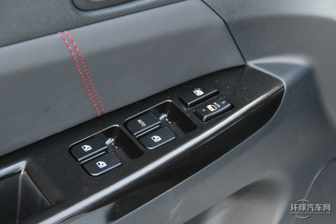 2015款 1.5T 自動(dòng)運(yùn)動(dòng)豪華型