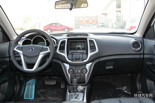 2015款 1.5T 自動運動豪華型