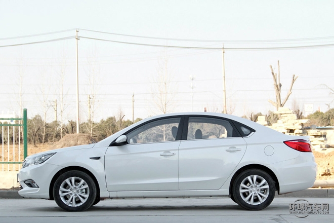 2015款 1.5T 自動運動豪華型