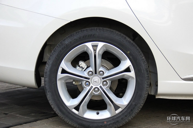 2015款 1.5T 自動運動尊貴型