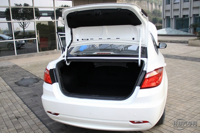 2015款 1.5T 自動運動尊貴型