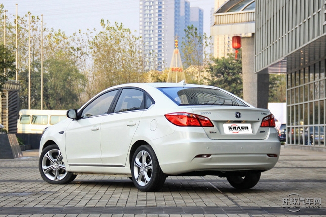 2015款 1.5T 自動運動尊貴型