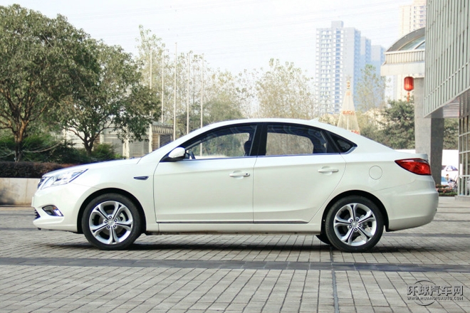 2015款 1.5T 自動運動尊貴型