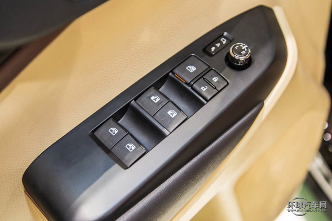 2015款 2.0T 四驅(qū)豪華導(dǎo)航版 7座