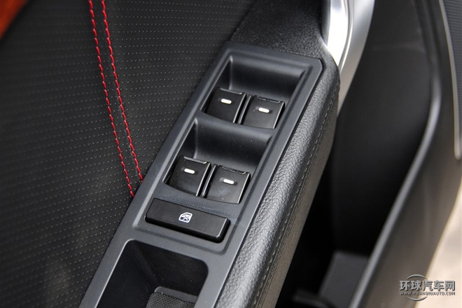 2015款 運動版 2.0L 自動豪華型