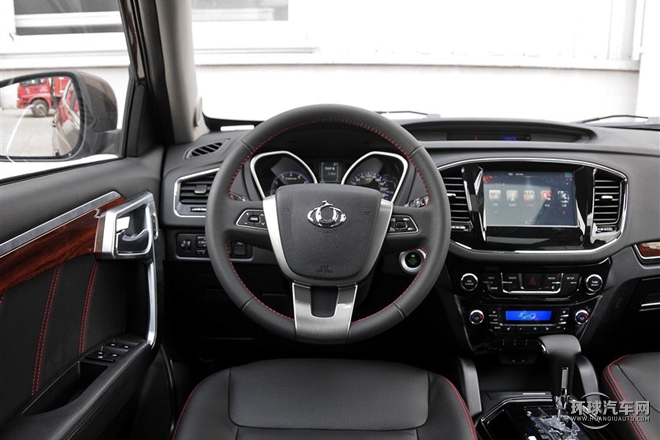 2015款 運動版 2.0L 自動豪華型