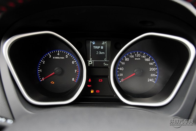 2015款 運動版 2.0L 自動豪華型