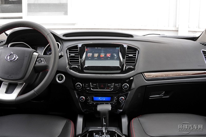 2015款 運動版 2.0L 自動豪華型