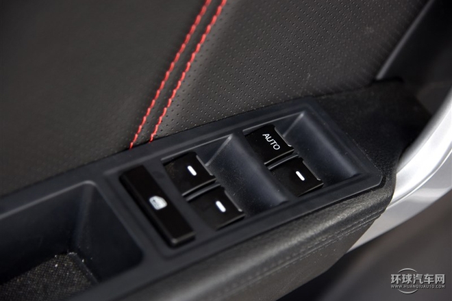 2015款 運動版 2.0L 自動尊貴型