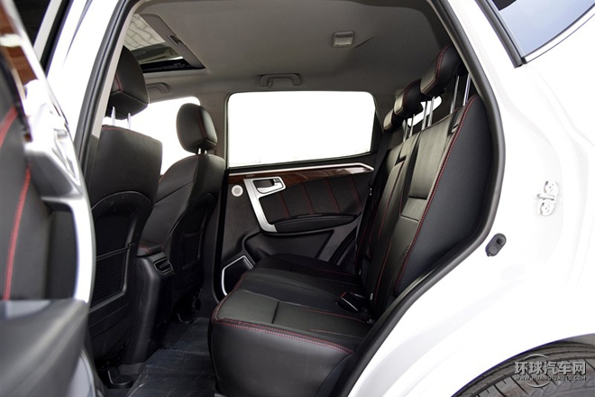 2015款 運動版 2.0L 自動尊貴型