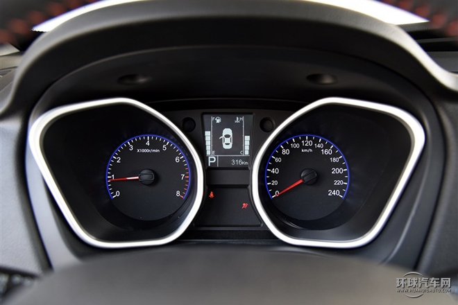 2015款 運動版 2.0L 自動尊貴型