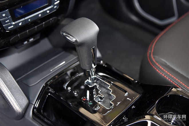 2015款 運動版 2.0L 自動尊貴型