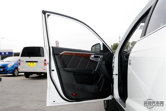 2015款 運(yùn)動(dòng)版 2.0L 自動(dòng)尊享型