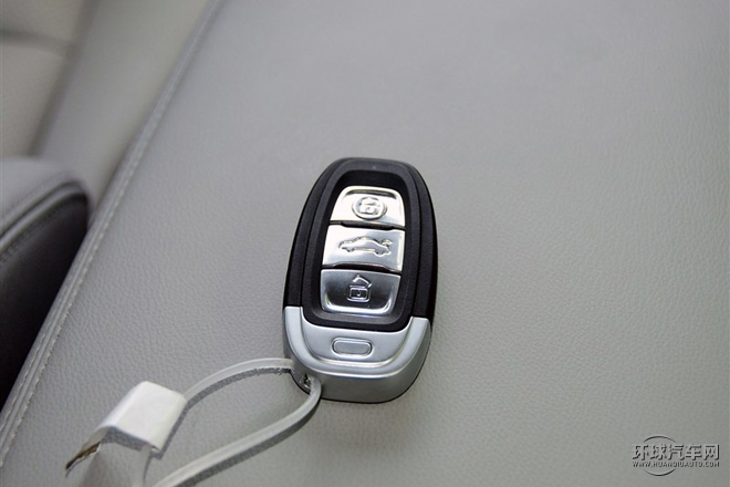 2015款 3.0L 尊貴型