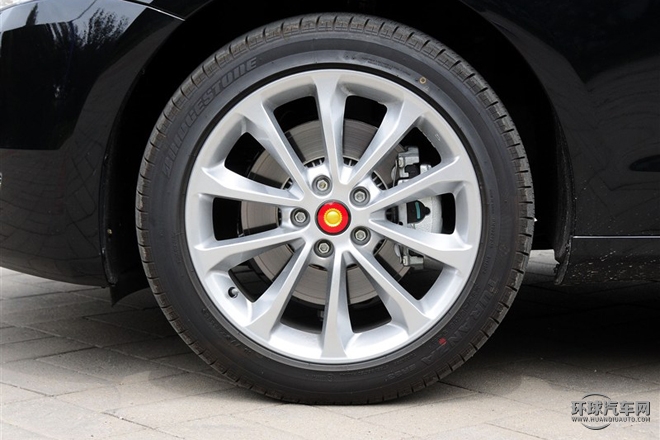 2015款 3.0L 尊貴型