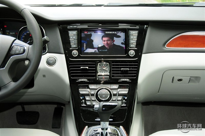 2015款 3.0L 尊貴型