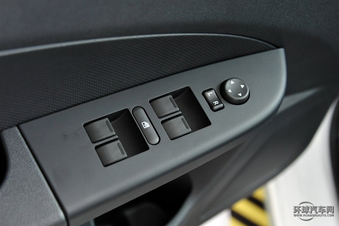 2015款 1.5L 手動藍鉆版