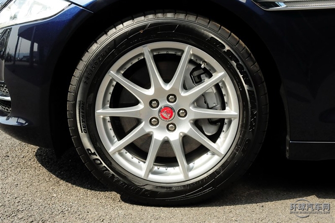 2015款 XJL 2.0T 兩驅典雅商務版