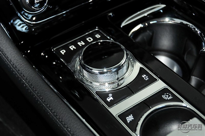 2015款 XJL 2.0T 兩驅典雅商務版