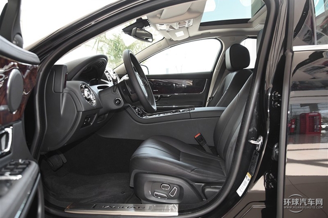 2015款 XJL 2.0T 兩驅全景商務版