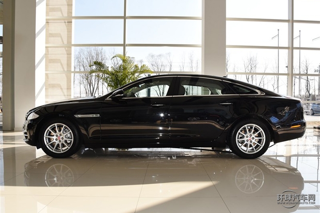 2015款 XJL 2.0T 兩驅全景商務版