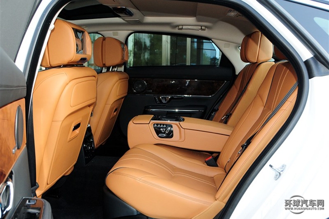 2015款 XJL 2.0T 兩驅(qū)尊享商務版