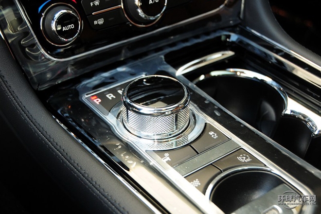 2015款 XJL 2.0T 兩驅尊享商務版