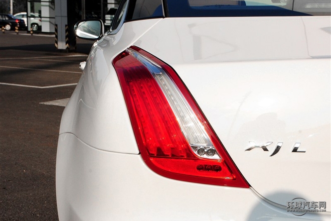 2015款 XJL 2.0T 兩驅尊享商務版