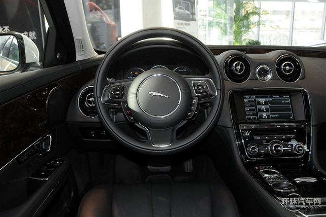 2015款 XJL 3.0 SC 兩驅全景商務版