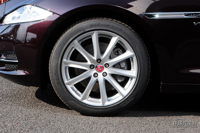 2015款 XJL 3.0 SC 四驅全景商務版