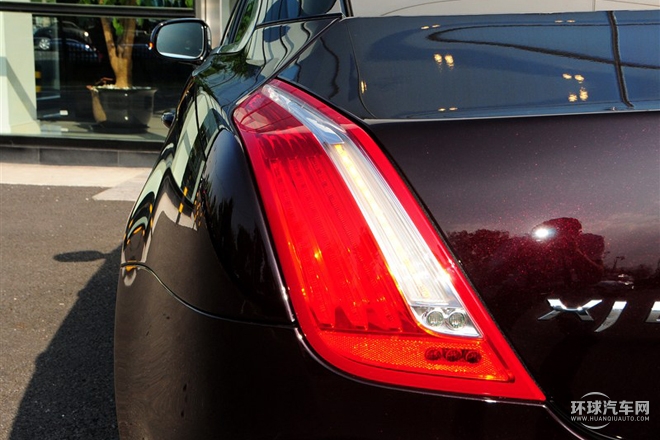 2015款 XJL 3.0 SC 四驅全景商務版