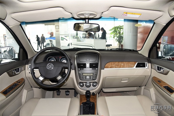 2015款 1.5L 手動經典型